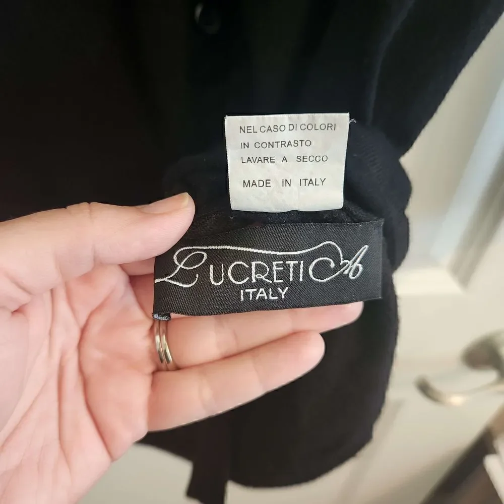 LOONEY Tunes Lucretia Italy Cardigan Size Medium‎ - Picture 4 of 4